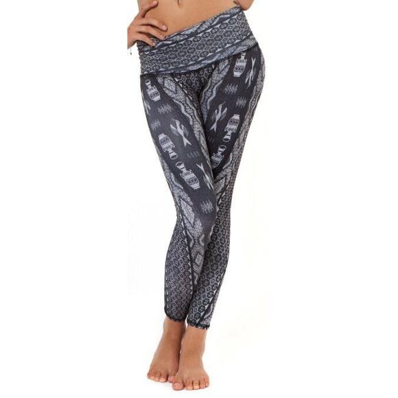 Teeki Leggings Pilates Yoga Gray Diamond Tribe Style Medium Anti Microbial Gym - Picture 9 of 10